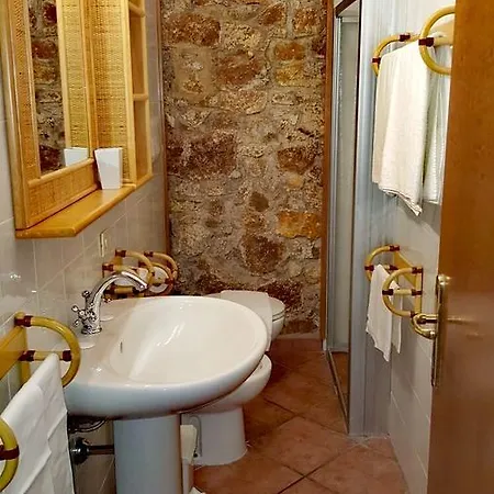 Agriturismo Montefabbrello Farm stay *